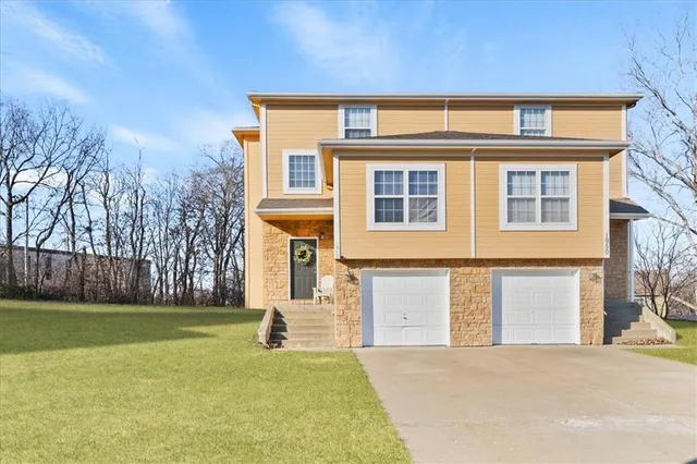 $215,000 | 1948 North 80th Court, Kansas City, KS 66112