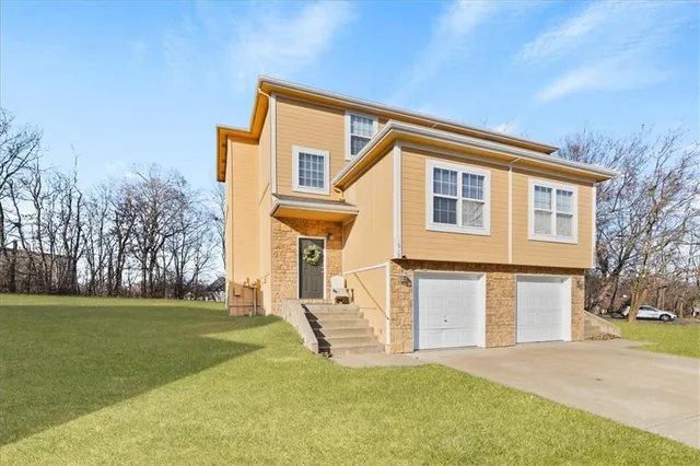 $215,000 | 1948 North 80th Court, Kansas City, KS 66112