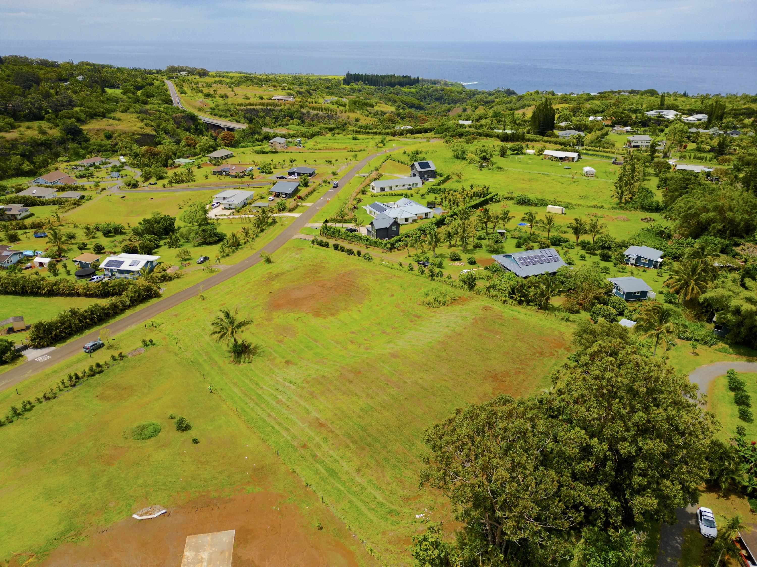 948 Hookili Road Haiku, HI 96708 - Photo 3 of 17 a view of an outdoor space and a lake view