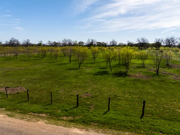 $200,000 | 2151 County Road 429, Rockdale, TX 76567