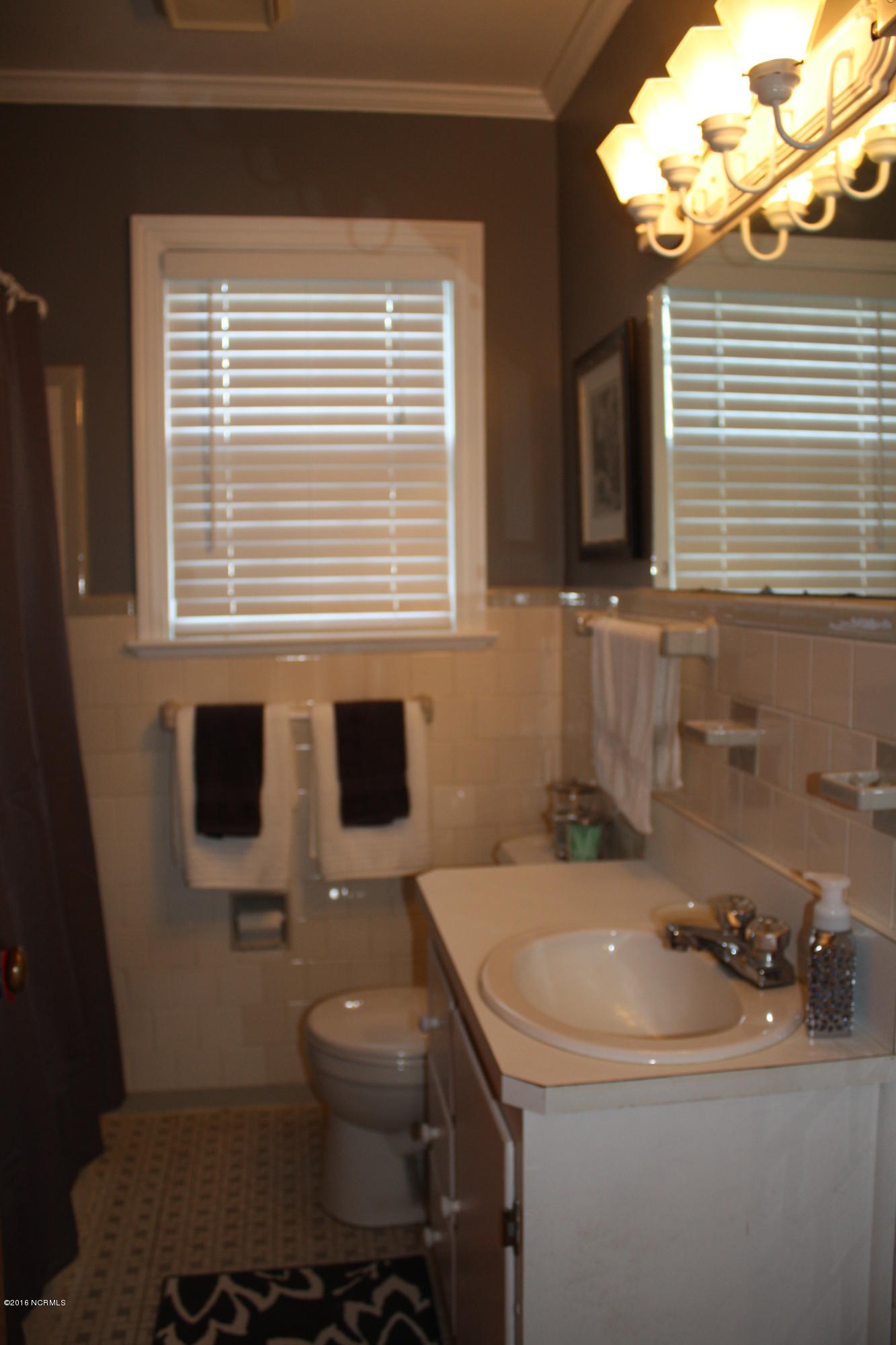 1305 Carey Road Kinston, NC 28501 - Photo 12 of 17 Bath 2