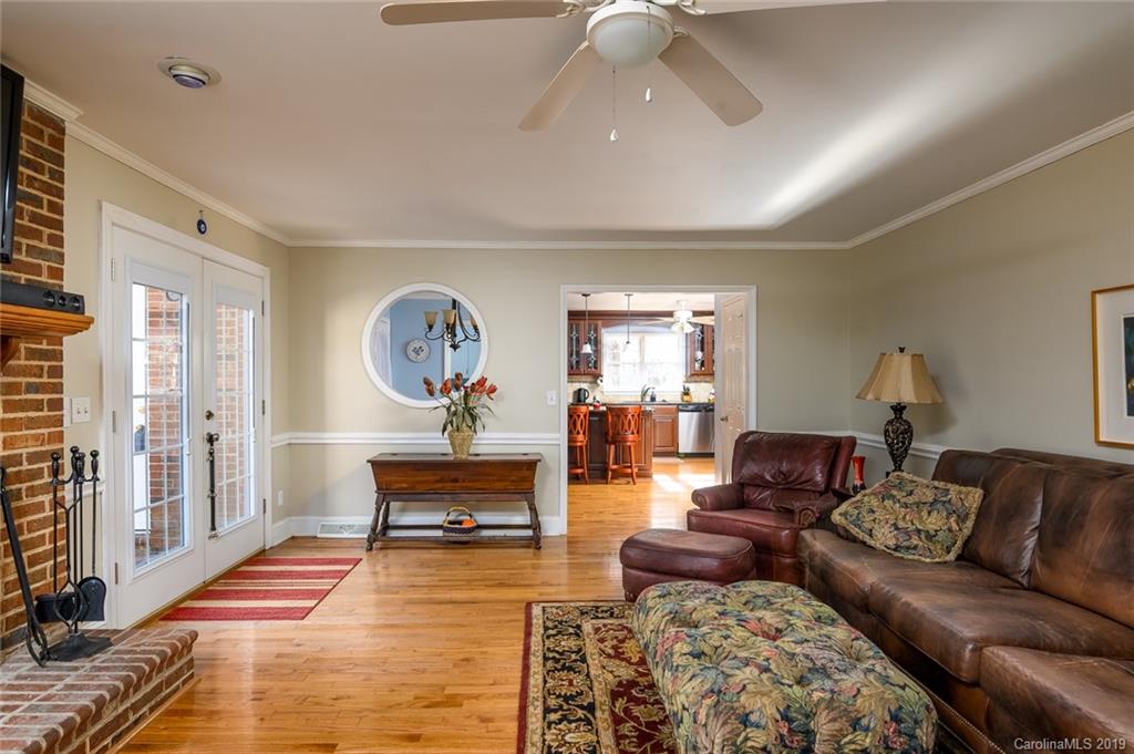 11019 Idlewild Road Matthews, NC 28105 - Photo 9 of 41 Gallery Image 9