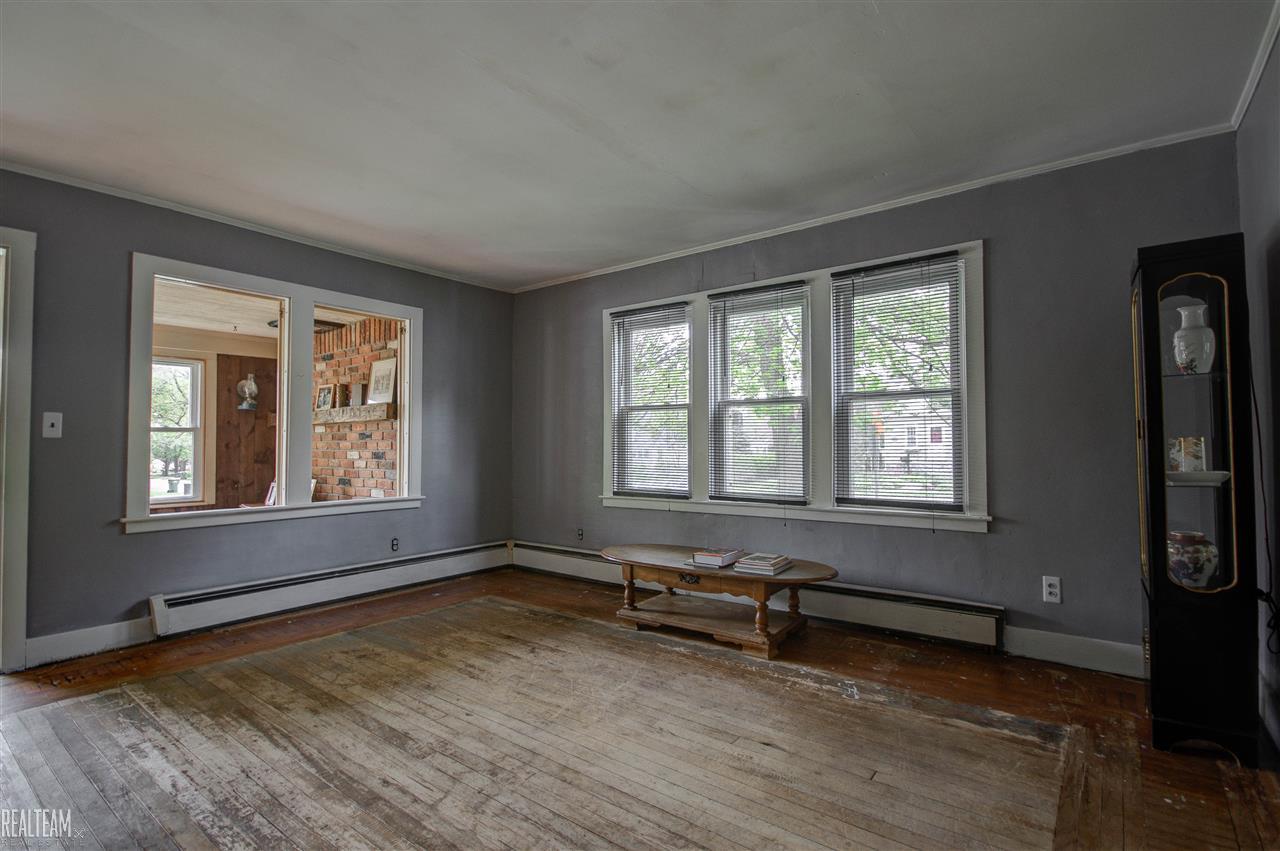 262 West St Clair Street Romeo, MI 48065 - Photo 5 of 31 31290562-4.JPG