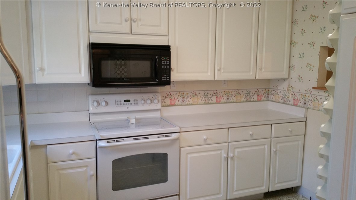 721 Castlegate Road Charleston, WV 25303 - Photo 4 of 20 Gallery Image 4