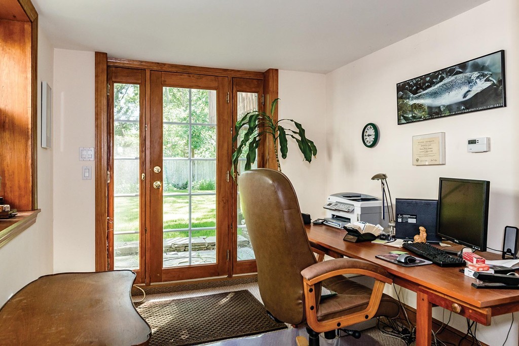 263 Beverly Road Brookline, MA 02467 - Photo 9 of 12