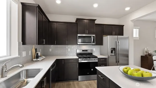 $879,995 | 13821 10th Place West, Lynnwood, WA 98087