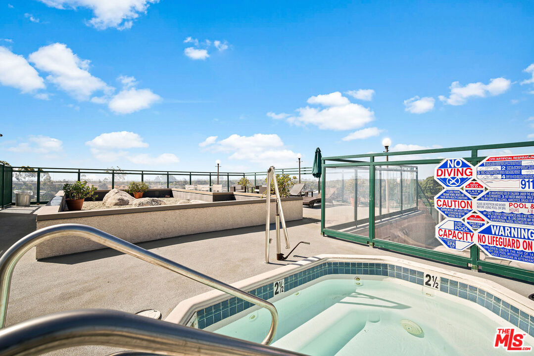 2491 Purdue Avenue, Unit 105 Los Angeles, CA 90064 - Photo 6 of 36