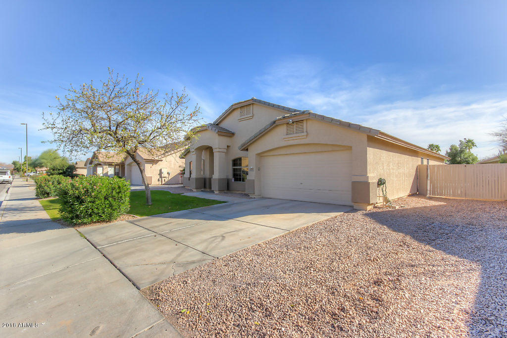 2055 East Smoke Tree Road Gilbert, AZ 85296 - Photo 11 of 44 Front (5)-SMALL