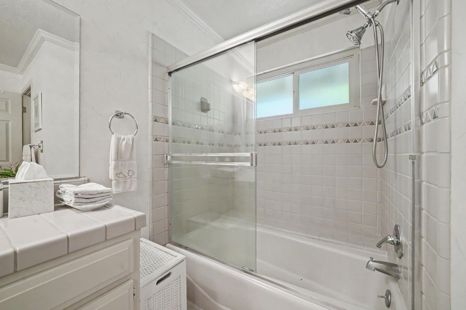9069 Bader Road Elk Grove, CA 95624 - Photo 38 of 70 Main bathroom (2)