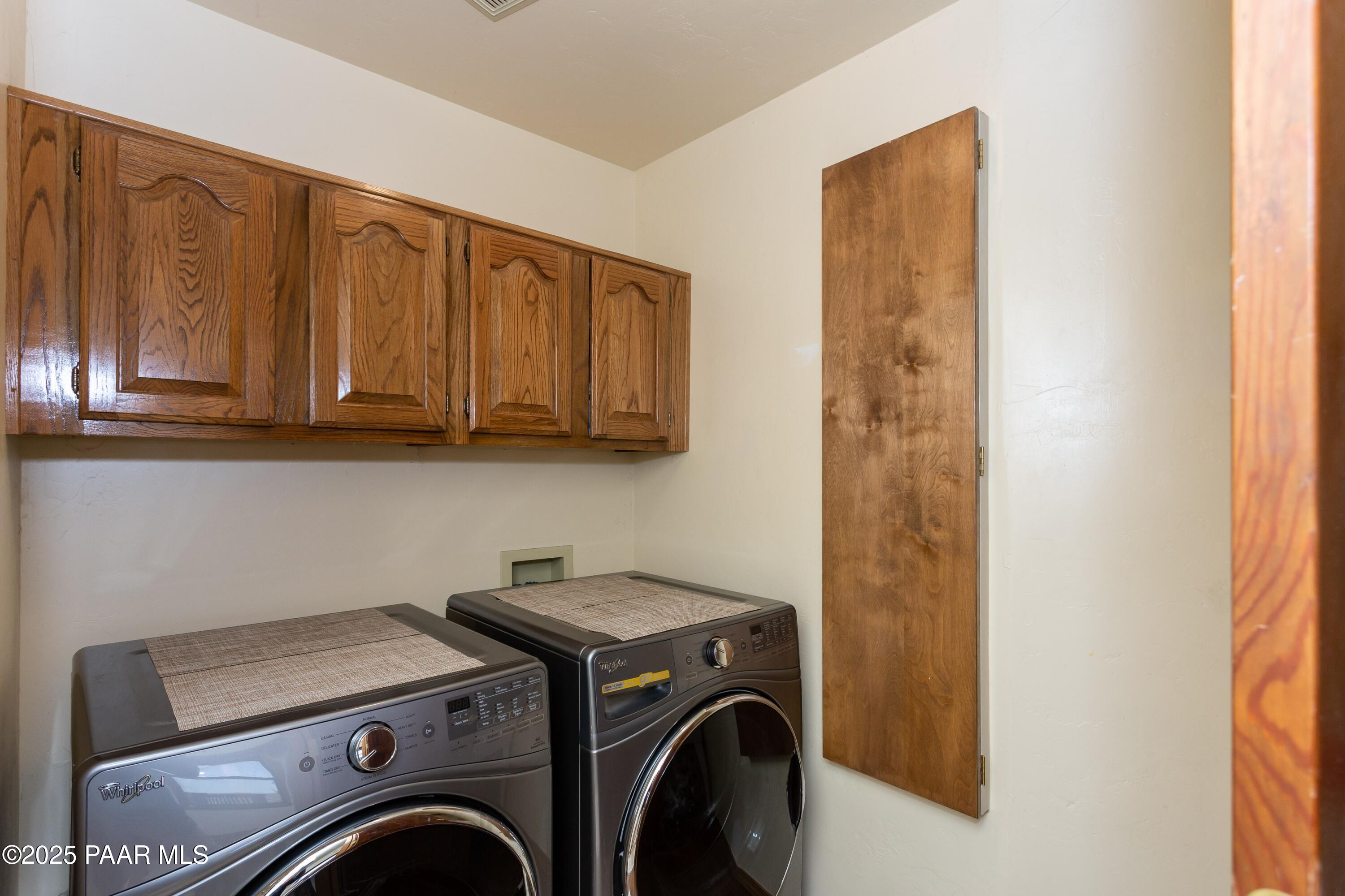1109 Northwood Loop Prescott, AZ 86303 - Photo 17 of 33 017_Laundry