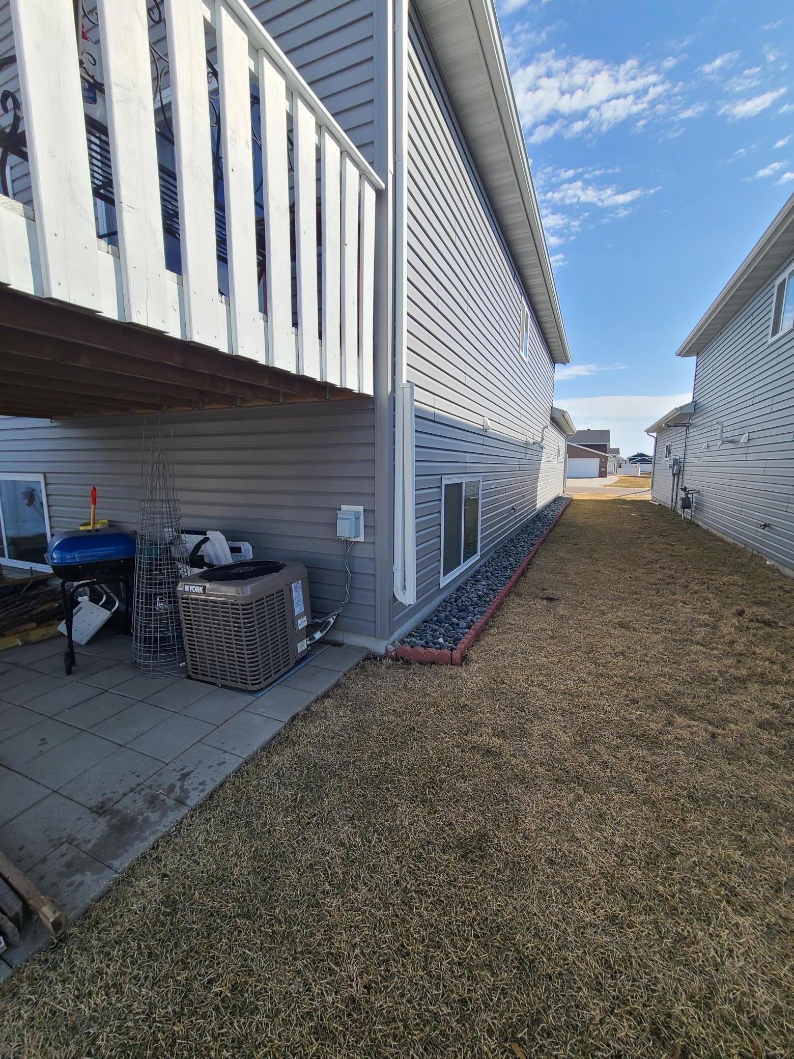 3365 Maple Leaf Loop South Fargo, ND 58104 - Photo 3 of 34