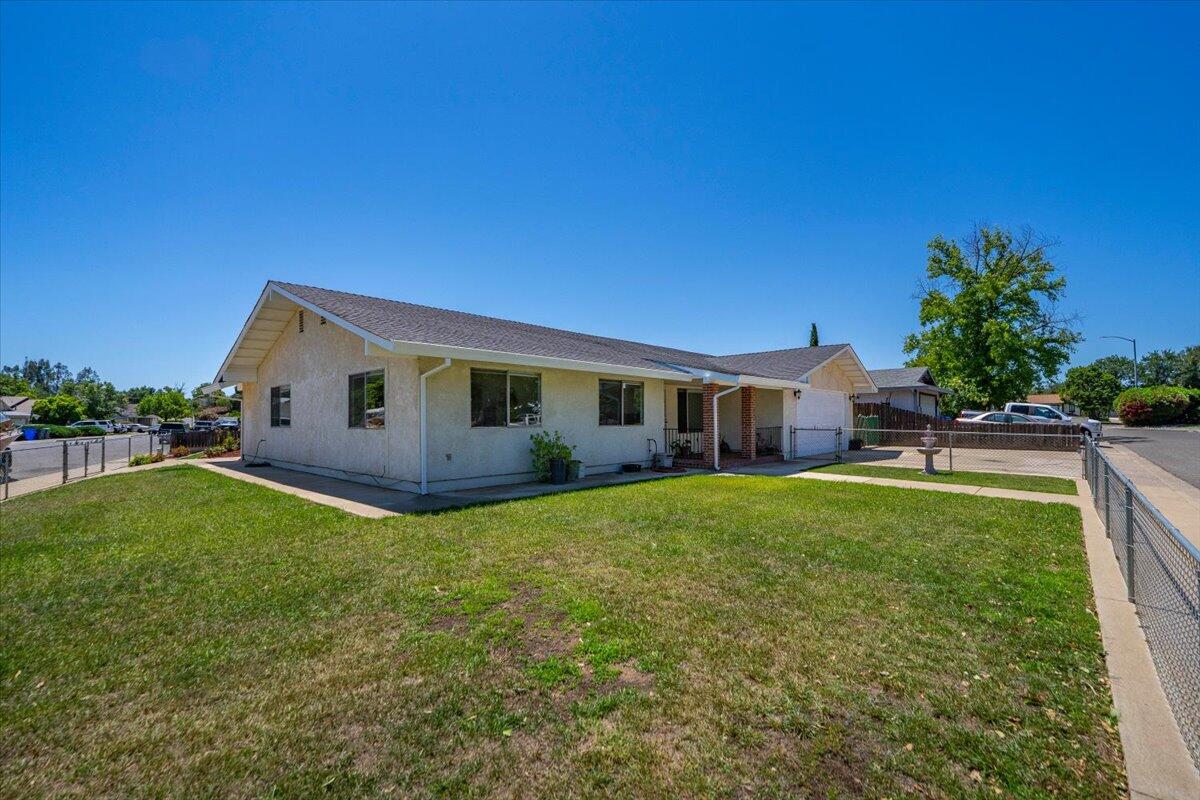1335 Franzel Road Red Bluff, CA 96080 - Photo 36 of 39 1335 Franzel Rd Front Lawn