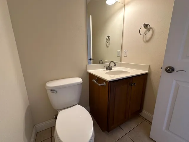 $2,100 | 413 Nathey Avenue, Unit 10, Niceville, FL 32578