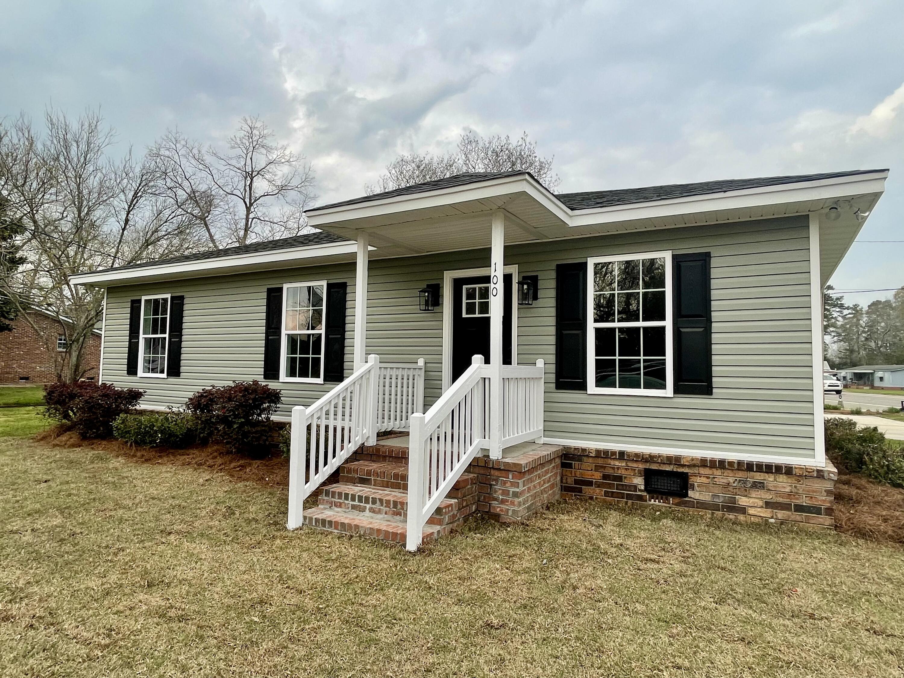 100 Dukes Street St. George, SC 29477 - Photo 17 of 25 front of home