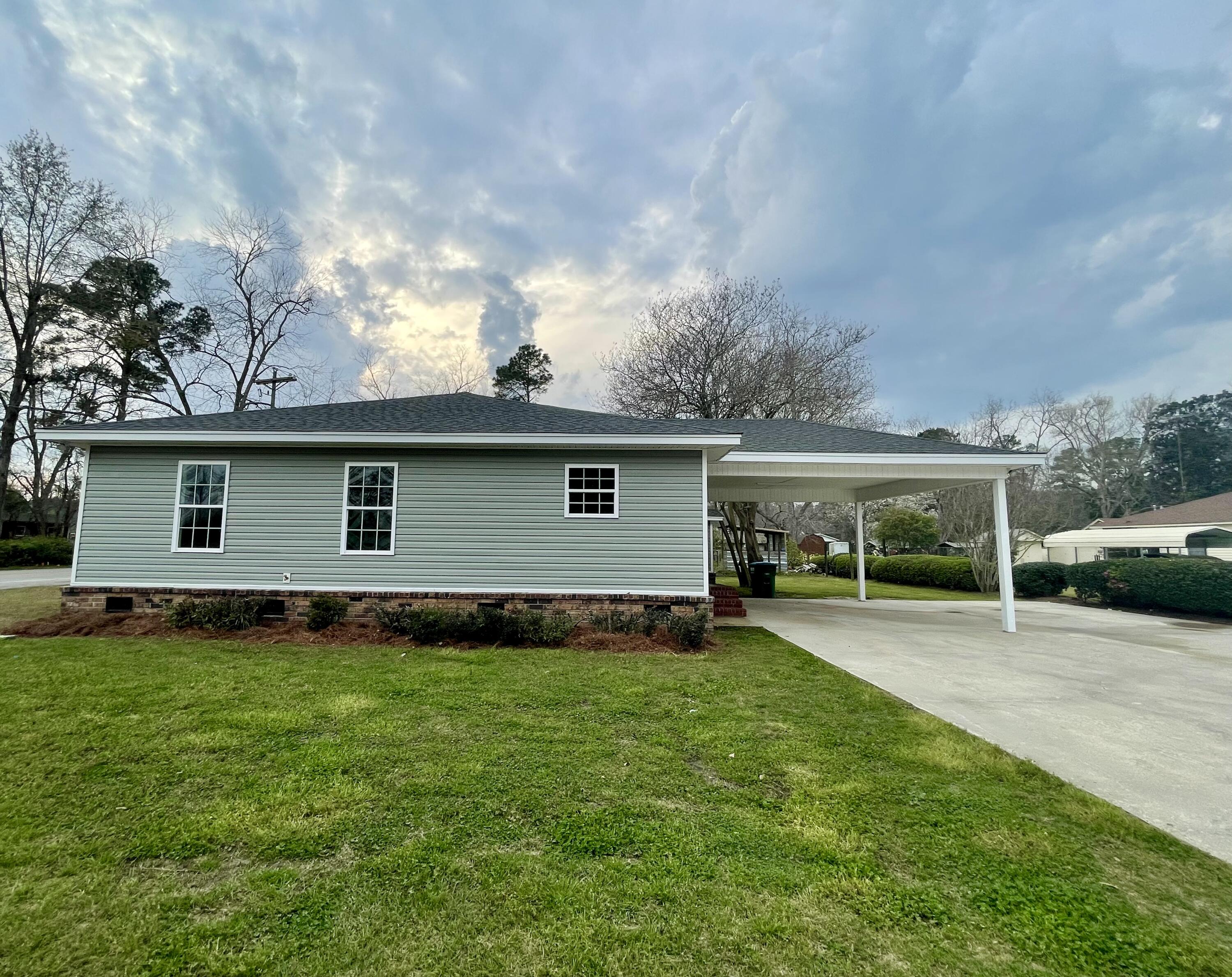 100 Dukes Street St. George, SC 29477 - Photo 18 of 25 large driveway
