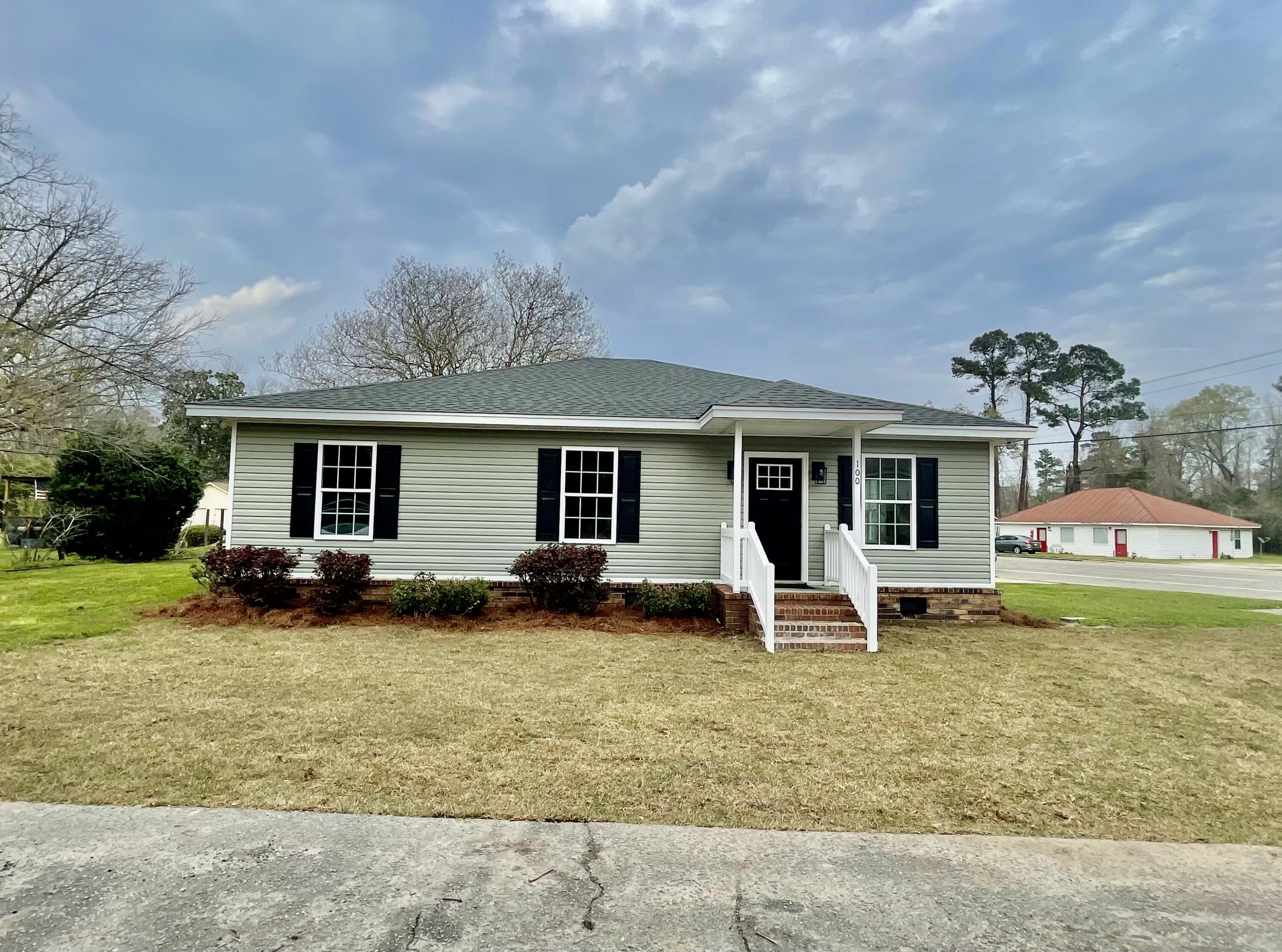 100 Dukes Street St. George, SC 29477 - Photo 23 of 25 front parking on concrete