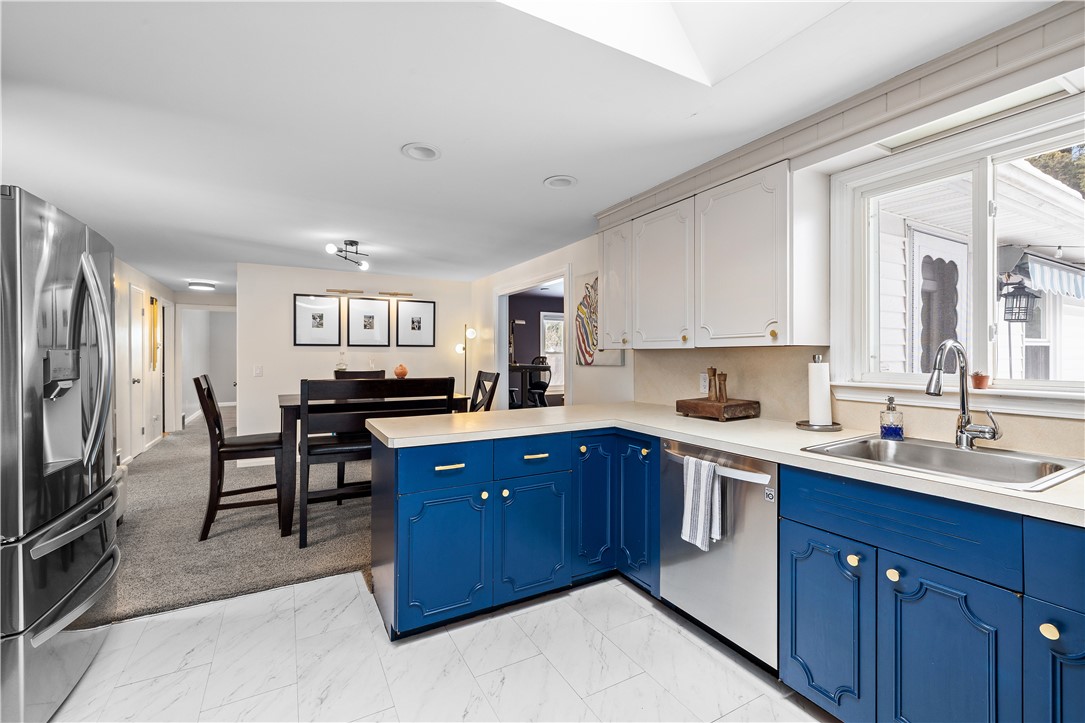 127 Dellwood Road Cranston, RI 02920 - Photo 16 of 47