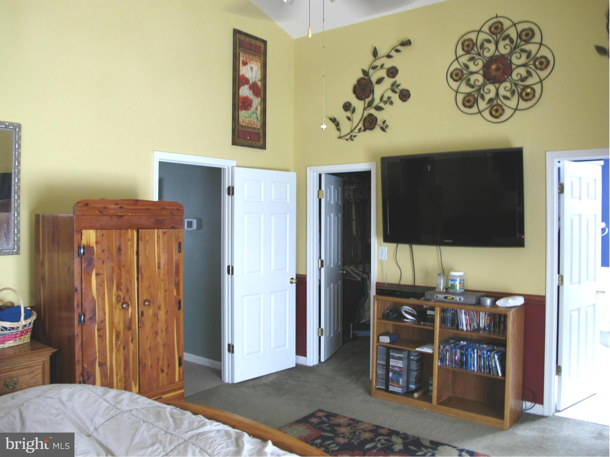 9401 North Laurel Road Laurel, MD 20723 - Photo 15 of 25 Bedroom (Master)