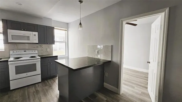 $1,950 | 1142 Southwest 4th Street, Unit 3, Miami, FL 33130