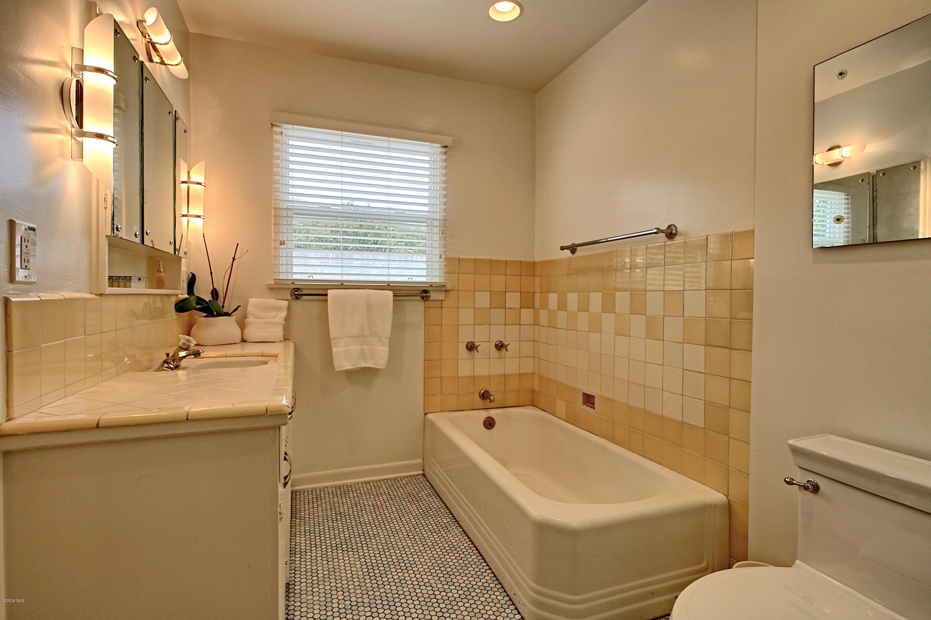 604 Hall Road Santa Paula, CA 93060 - Photo 18 of 35 0118_