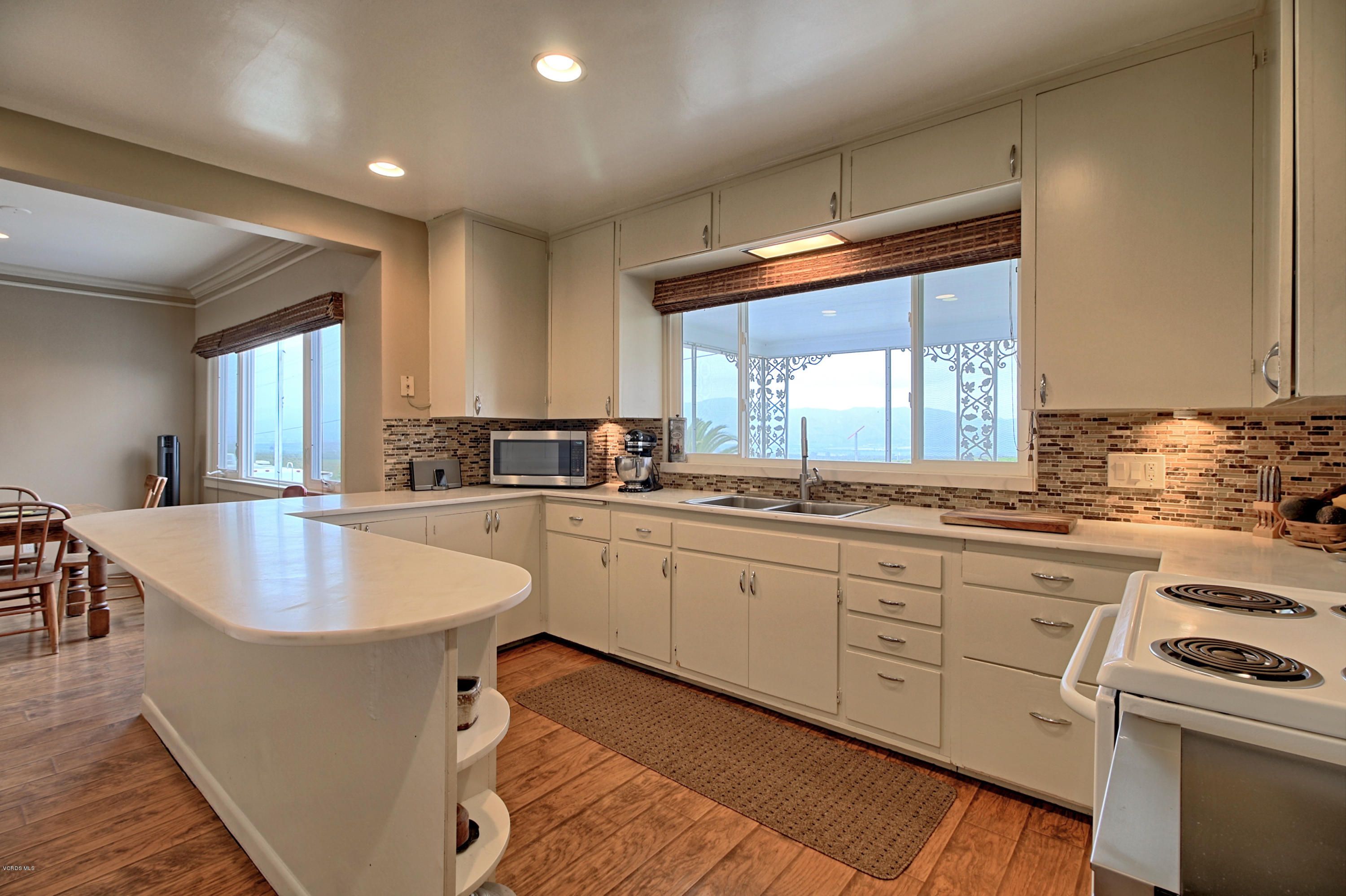 604 Hall Road Santa Paula, CA 93060 - Photo 7 of 35 0010 (3)