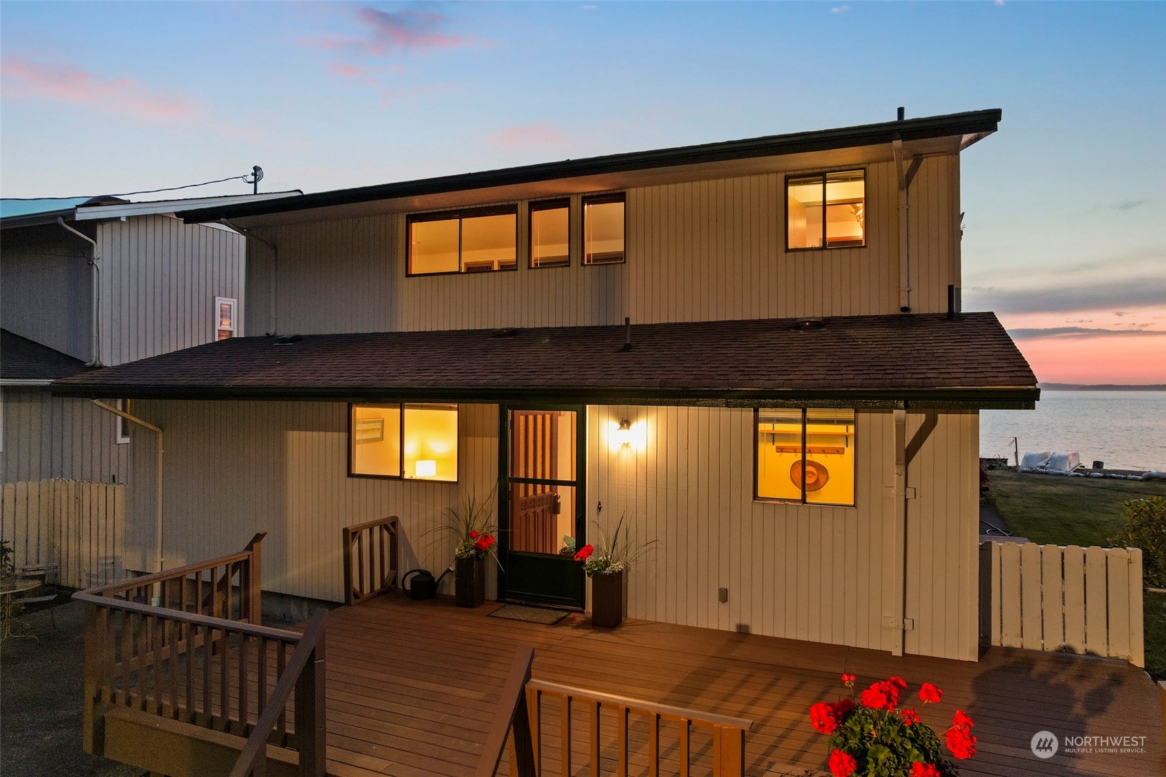 6288 Barr Beach Road Freeland, WA 98249 - Photo 12 of 40 a view of livingroom with furniture and staircase