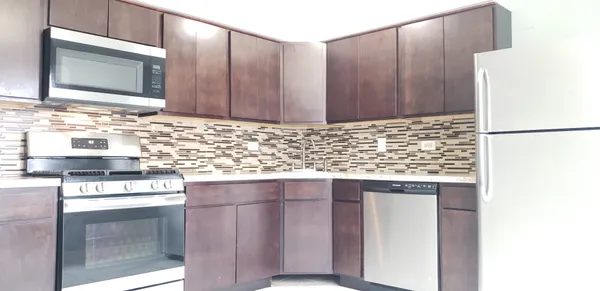 $2,550 | 239 Malibu Drive, Bolingbrook, IL 60440