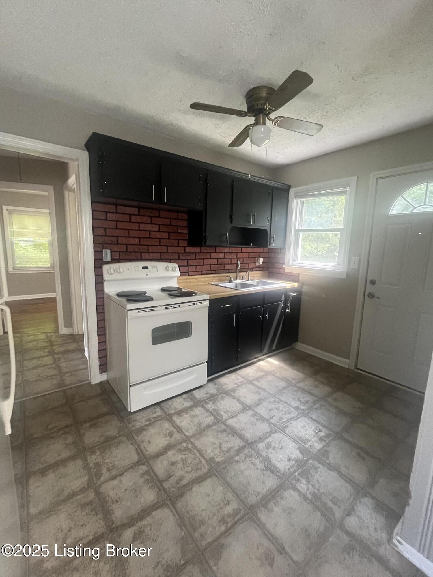 533 Lee Road Elizabethtown, KY 42701 - Photo 5 of 14 IMG_7072