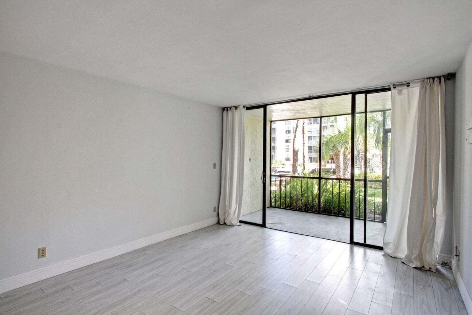11 Royal Palm Way, Unit 1040 Boca Raton, FL 33432 - Photo 5 of 33 20220331201013183253000000-o