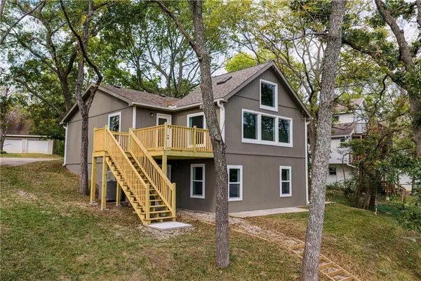 $450,000 | 337 Sugar Lake Drive, Mound City, KS 66056