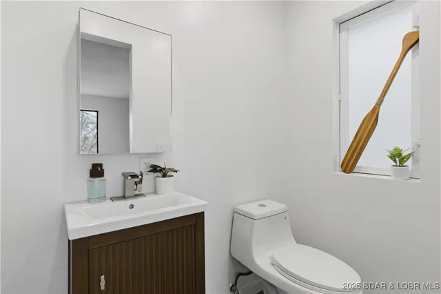 $470,000 | 4643 Wyrick Drive, Osage Beach, MO 65065