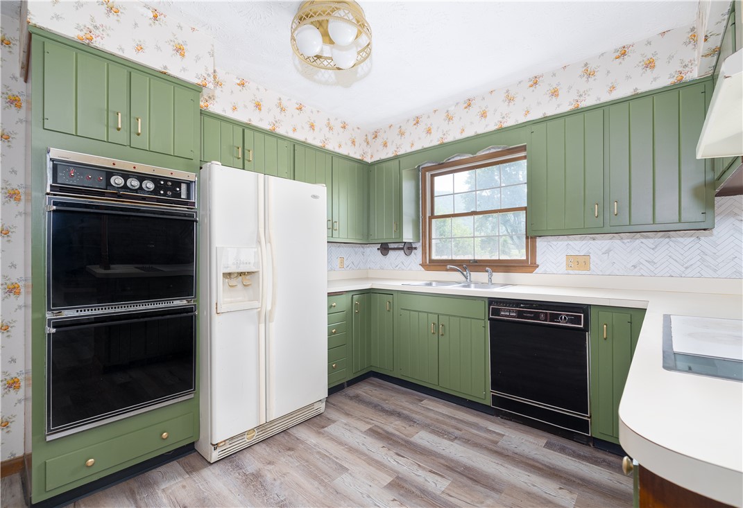 46 Roosevelt Street Corning, NY 14830 - Photo 4 of 37