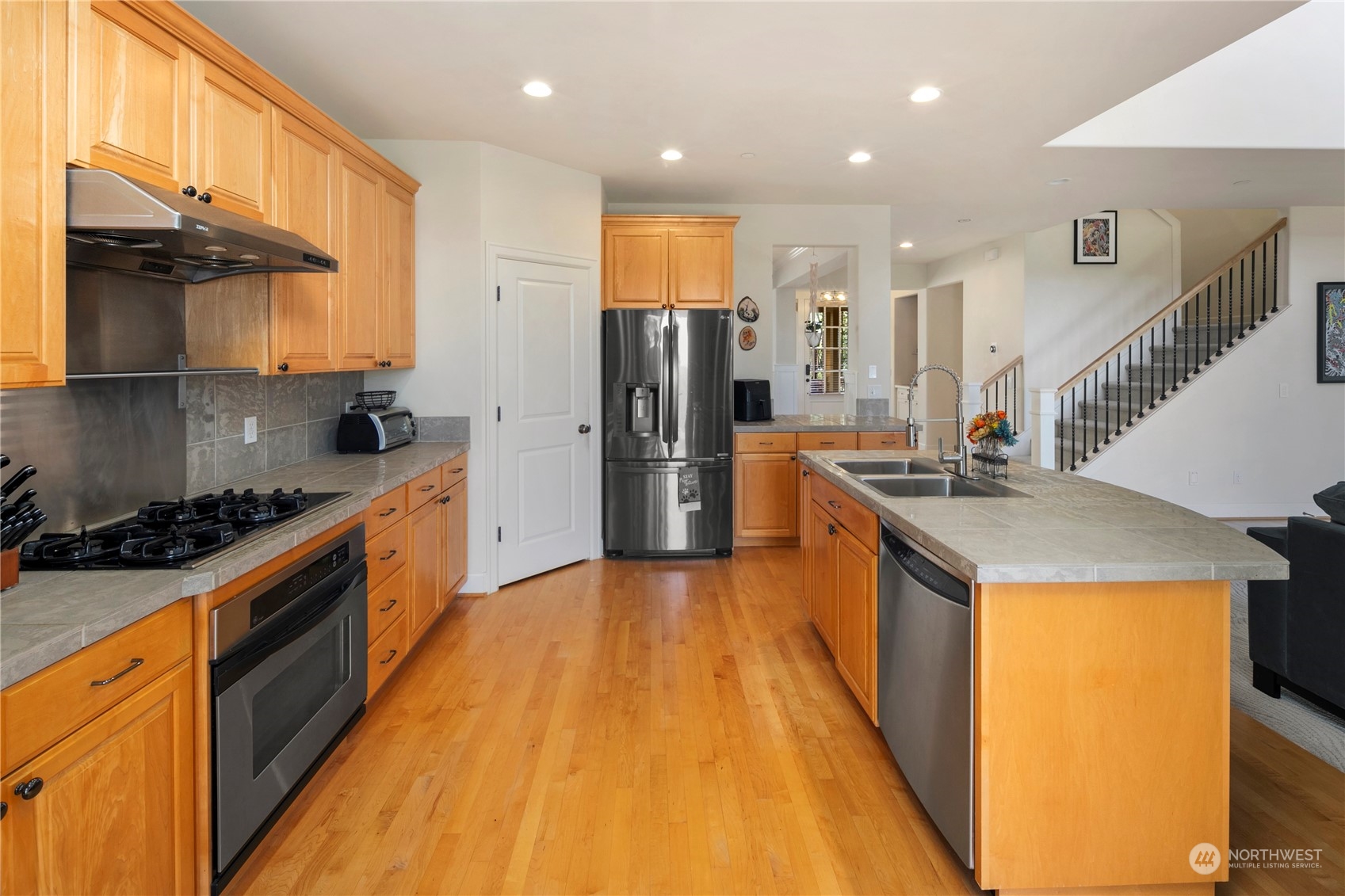 700 South 47th Street Renton, WA 98055 - Photo 13 of 39