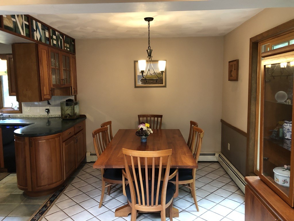 161 Sloop Street Jamestown, RI 02835 - Photo 15 of 50 Dining room