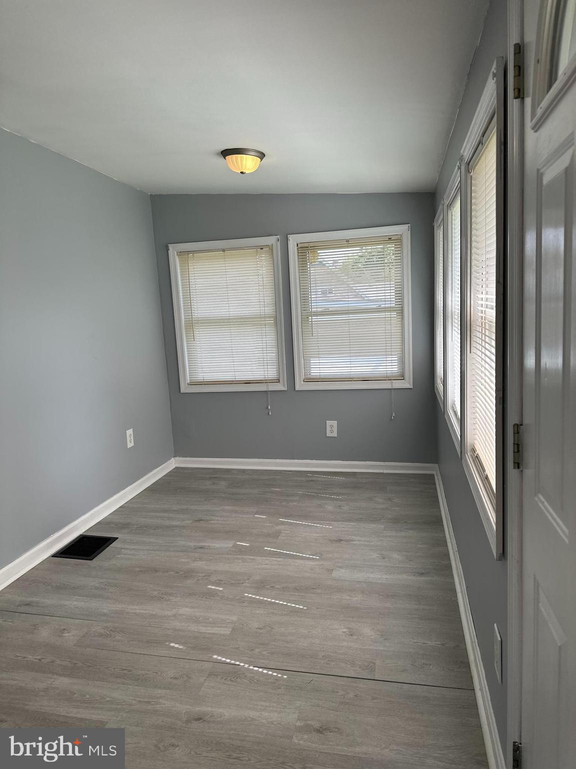 227 Dale Road Pasadena, MD 21122 - Photo 6 of 37