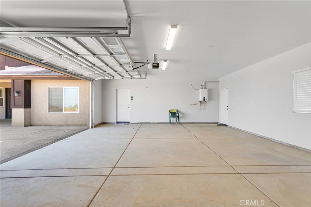 10055 Eaby Road Phelan, CA 92371 - Photo 14 of 19 a view of empty room
