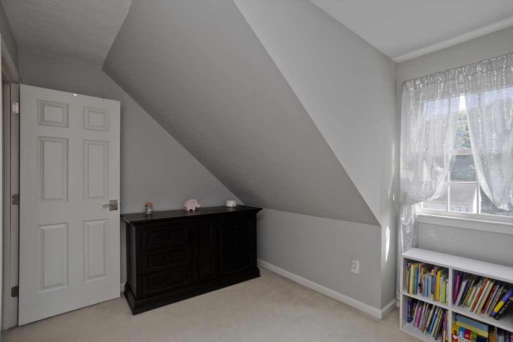 73 Amherst Street West Springfield, MA 01089 - Photo 8 of 40 Gallery Image 8