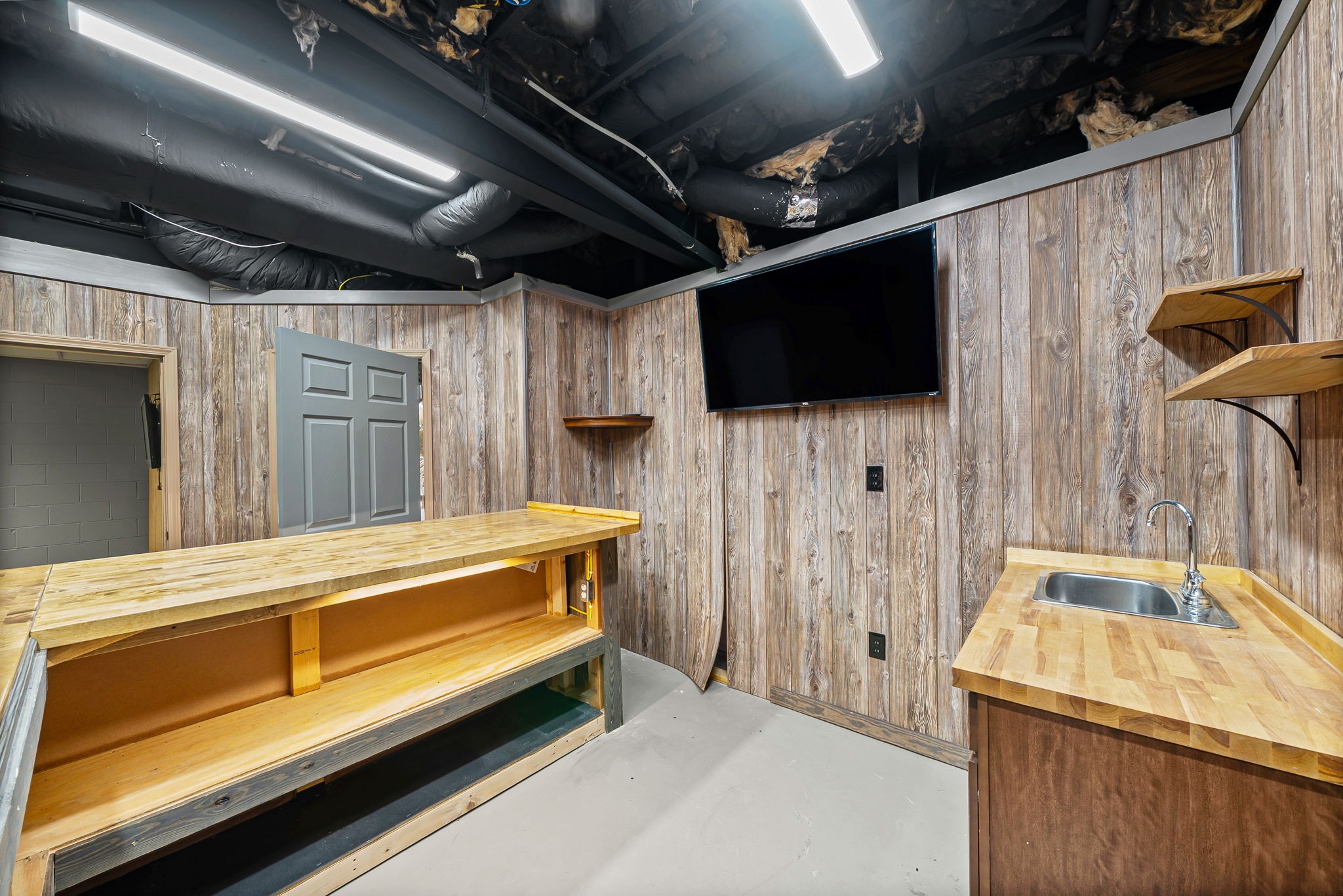 2875 Jarrell Ridge Road Clarksville, TN 37043 - Photo 43 of 73 a view of bathroom with a sink and a bathtub