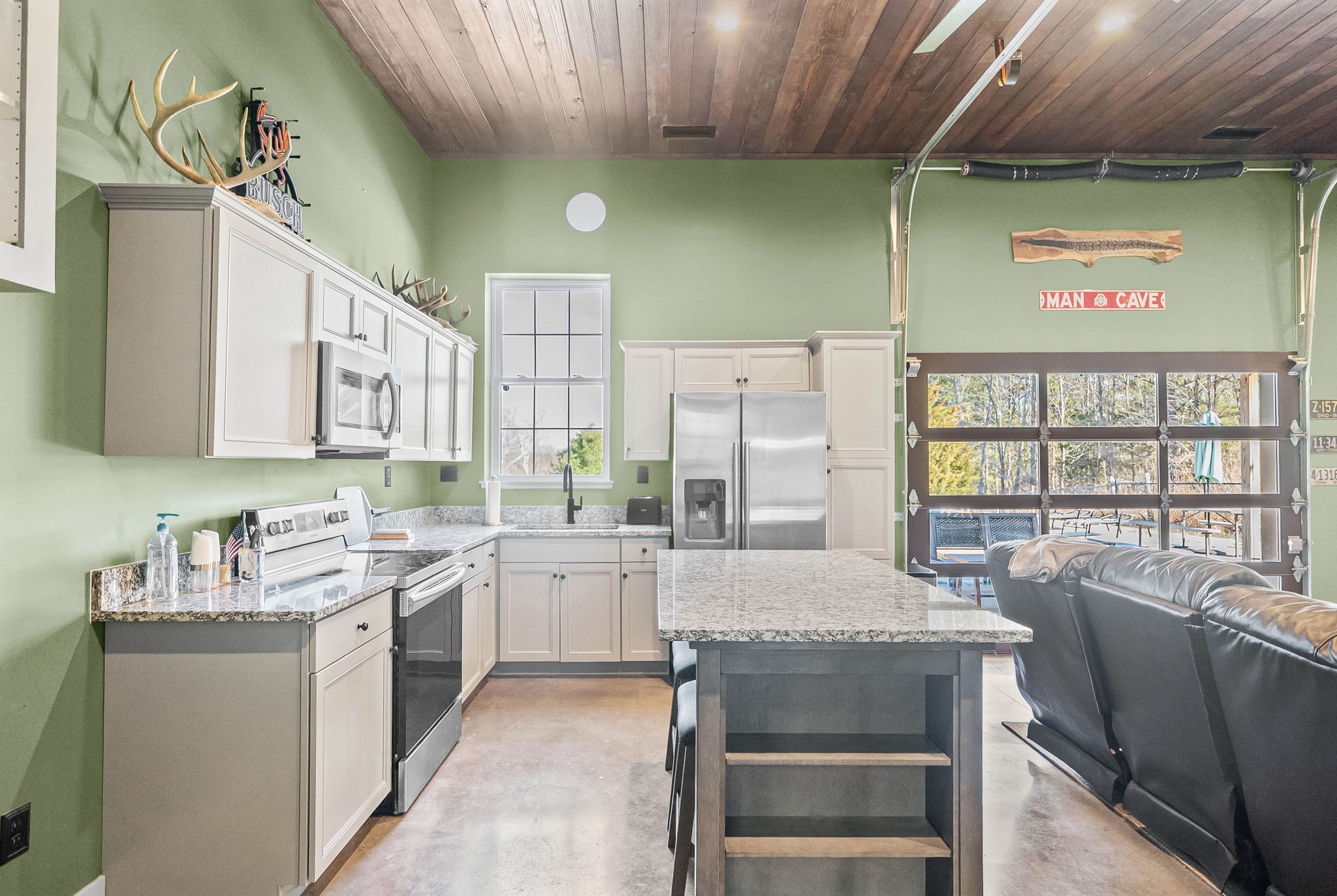 2875 Jarrell Ridge Road Clarksville, TN 37043 - Photo 60 of 73 a large white kitchen with a large window