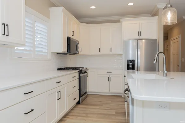 $650,000 | 7186 Ironwood Circle, Newburgh, IN 47630