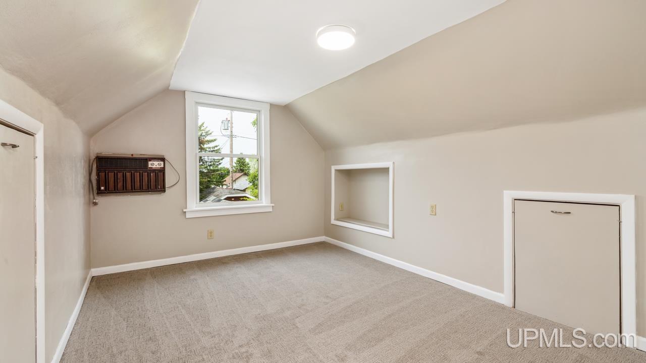 424 Maple Street Kingsford, MI 49802 - Photo 16 of 37