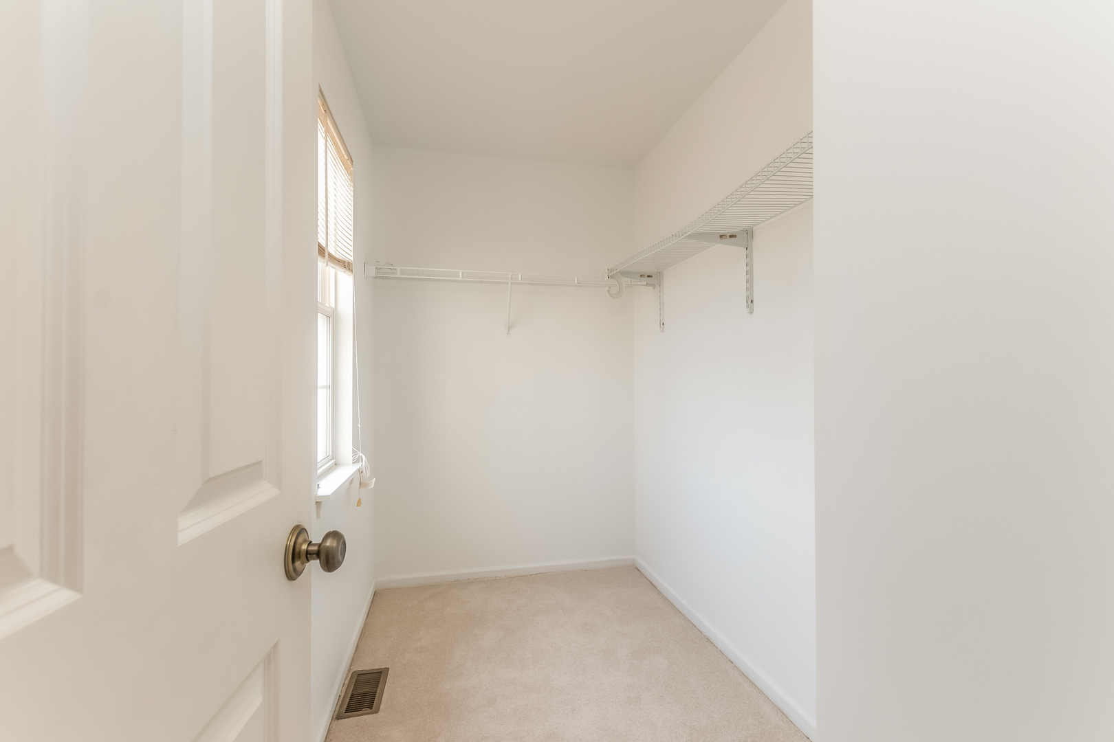 2865 Vernal Lane Naperville, IL 60564 - Photo 17 of 26