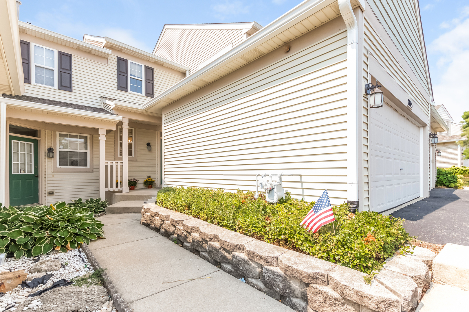 2865 Vernal Lane Naperville, IL 60564 - Photo 3 of 26
