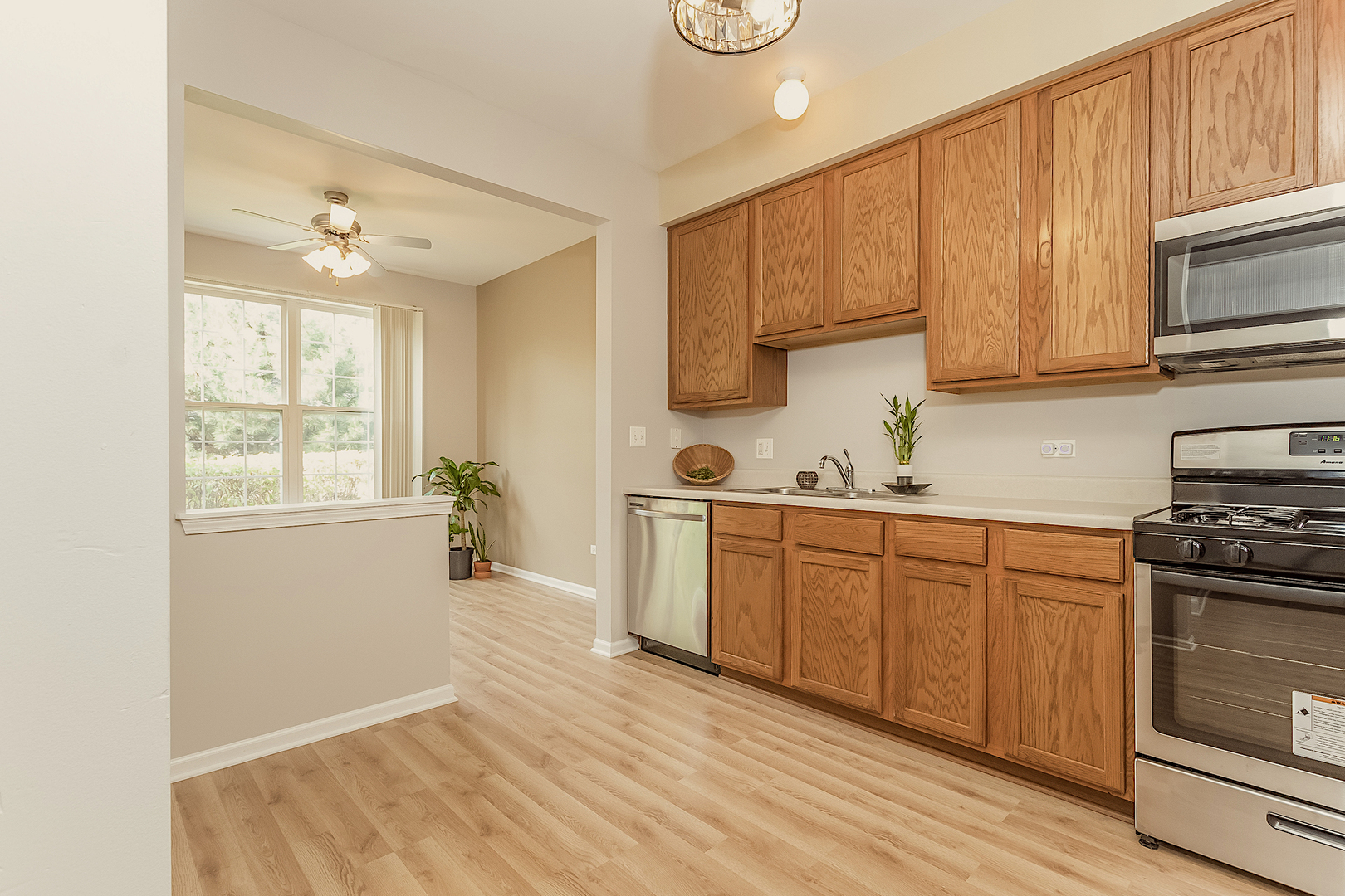 2865 Vernal Lane Naperville, IL 60564 - Photo 7 of 26
