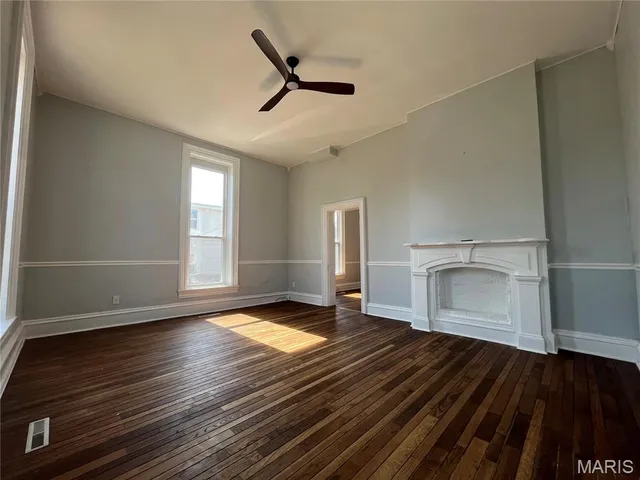 $1,795 | 237 North Clinton Street, Collinsville, IL 62234