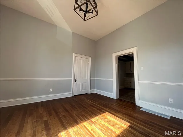 $1,795 | 237 North Clinton Street, Collinsville, IL 62234