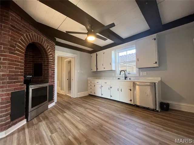 $1,795 | 237 North Clinton Street, Collinsville, IL 62234