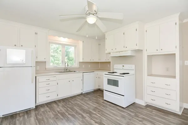 $865,000 | 118 Main Street, Norfolk, MA 02056