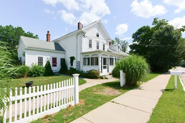 $865,000 | 118 Main Street, Norfolk, MA 02056