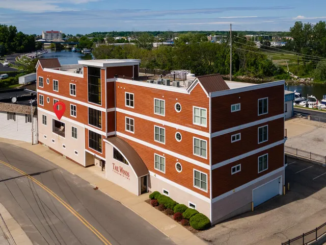 $369,000 | 1221 Broad Street, Unit 3, St. Joseph, MI 49085